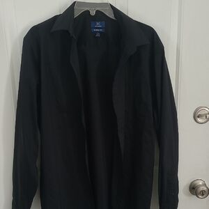 Men's Black Classic Fit Dress Shirt. Size L